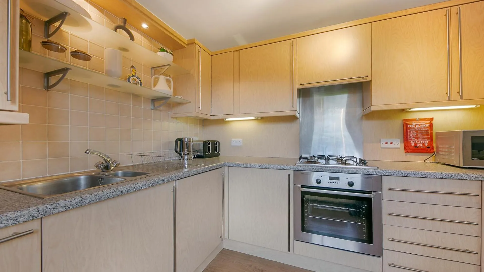 Dee Street Suite - Grampian Lettings Ltd Aberdeen Apartment